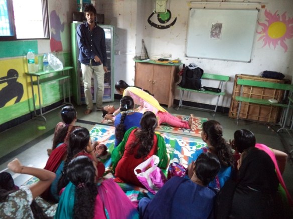 Martial Vout - Reality Gives workshop in Dharavi, India