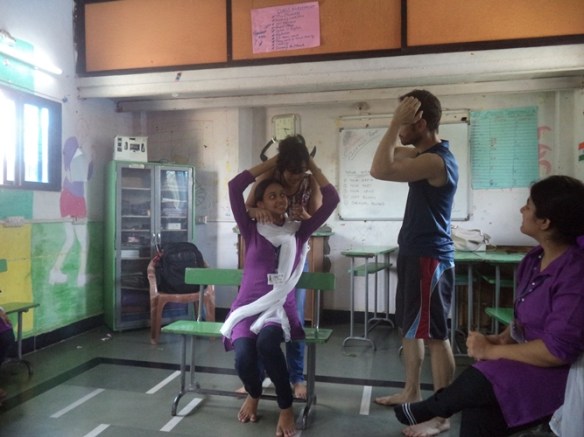 Dharavi class 2 - fighting while sitting - with Reality Gives and Martial Vout